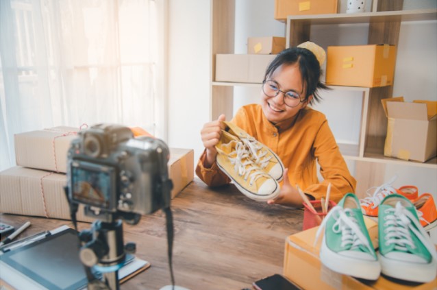 Review oleh Blogger: Kisah Pengalaman yang Menjadi Penentu Kepercayaan Konsumen