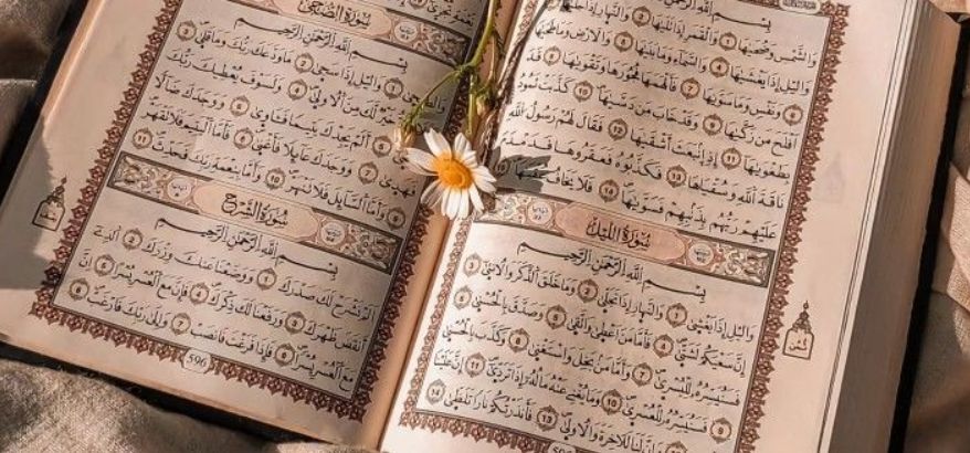 Bagaimana Cara Menjaga Spiritual Tetap Menyala Lewat Al Quran di Tengah Era Digital yang Serba Cepat?