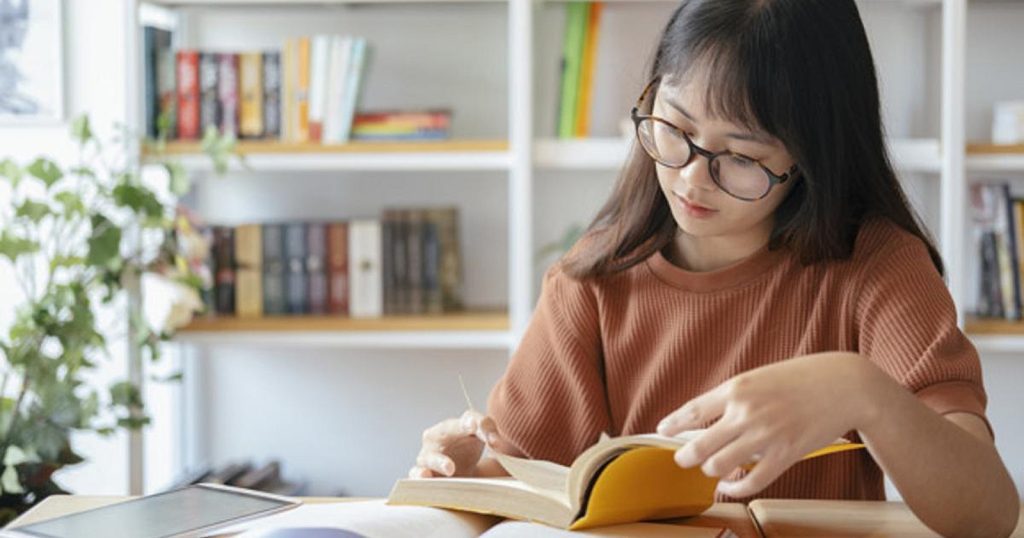 Menganalisis Antonim Dialog dalam Cerita Pendek