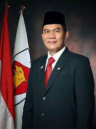 Profil Bambang Haryo Soekartono