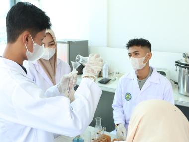 Apakah Lulusan Teknologi Pangan Harus Bekerja di Pabrik?