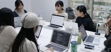 Mengapa Literasi Digital Menjadi Penentu Utama Kesuksesan Generasi Muda di Tengah Kepungan Arus Informasi Global?